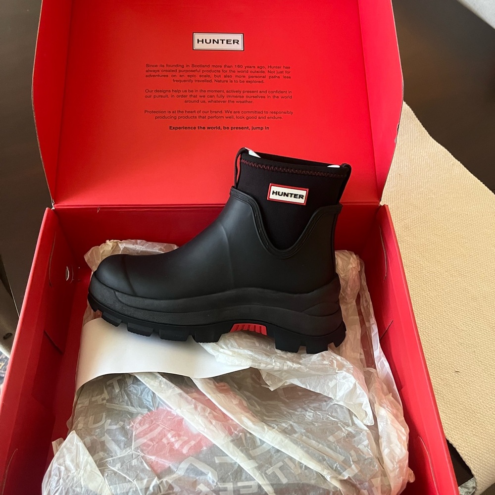 Hunter Black Eloise Lug Sole Waterproof Neoprene Rain Boots/Booties